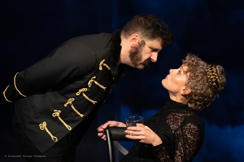 На бис! Асен Блатечки и Койна Русева се завръщат със спектакъла „Омразна любов“ в Пловдив