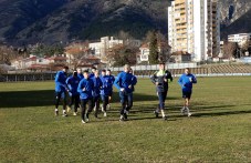 novi-futbolisti-i-trenyor-levski-karlovo-322.jpg