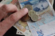 От април вдигат с 3 лв. обезщетението за безработица, увеличават и месечните помощи за отглеждане на дете ot-aprilvdigat-3-lv-obezshtetenieto-626.jpg