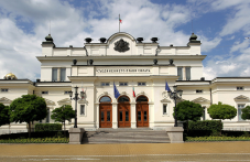 vlizaneto-narodnoto-sabranie-dnes-samo-600.png
