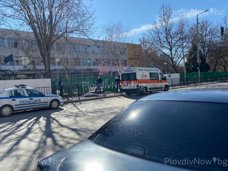 Мъж падна и почина на тротоар в Пловдив