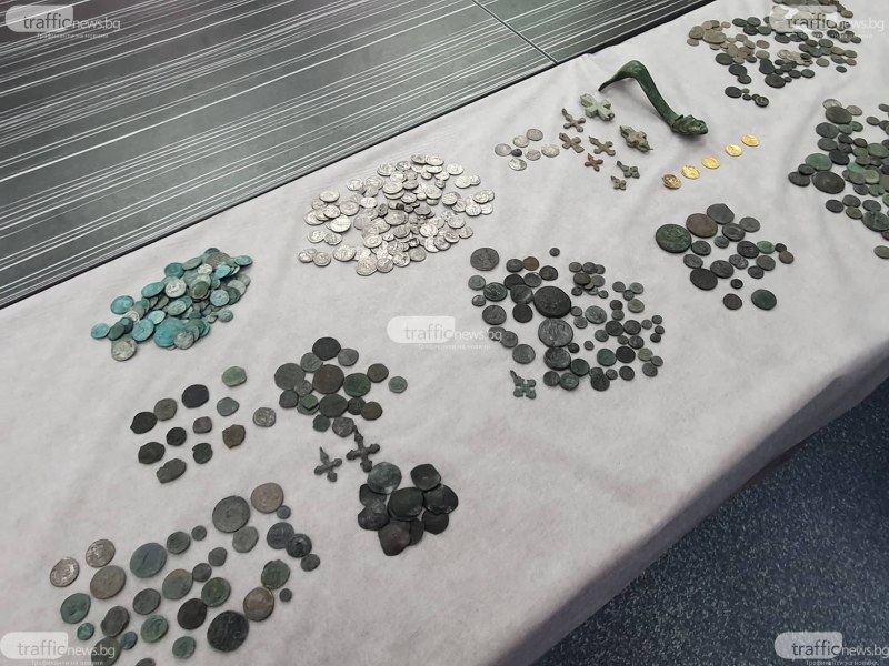 Мъже, хванати със стотици антични монети, отиват на съд в Пловдив