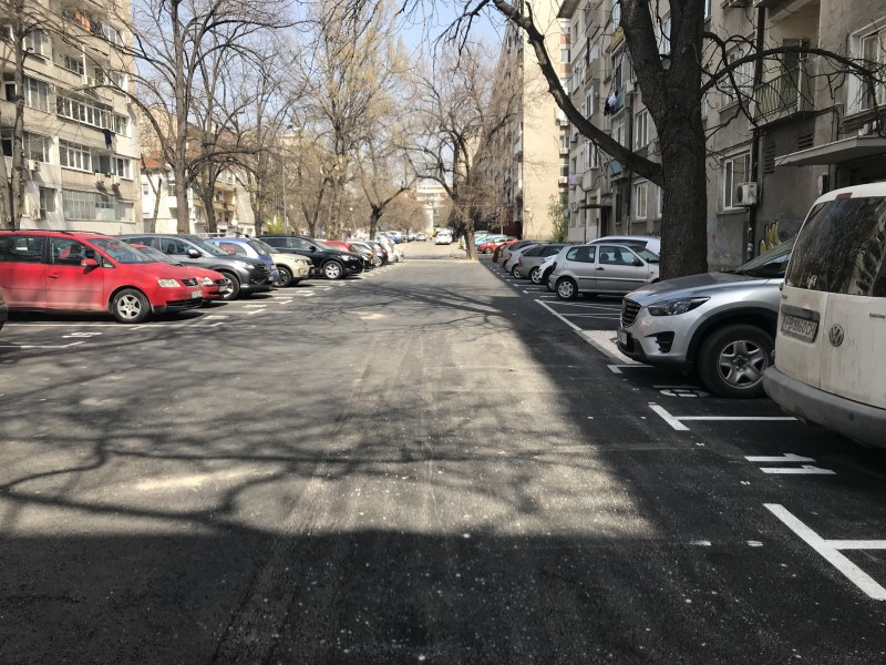Направиха нов паркинг за 45 коли в центъра на Пловдив