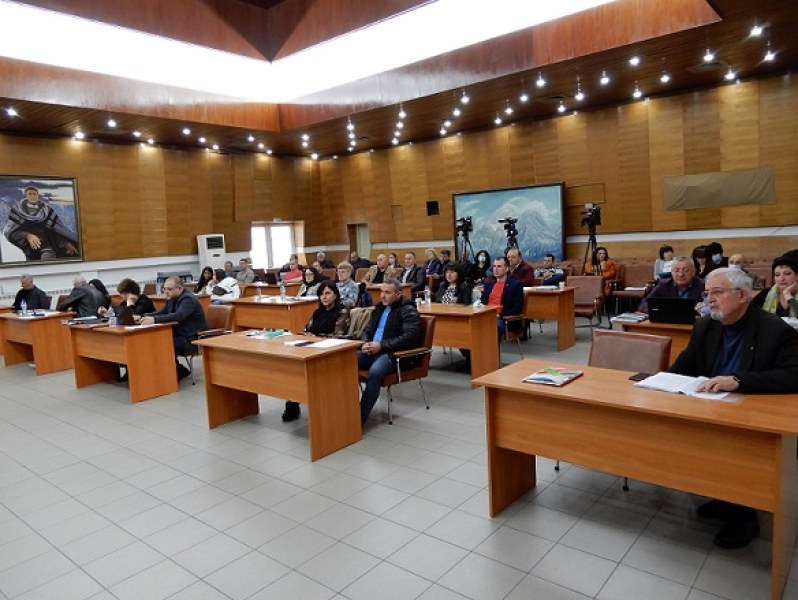 Съветниците приеха бюджета на община Карлово