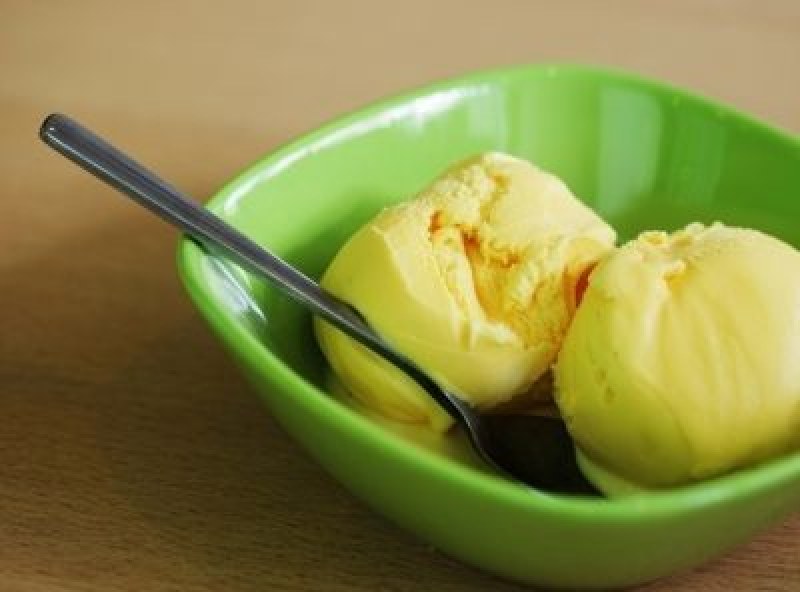 Домашен сладолед с банани, манго и кисело мляко - любимо изкушение
