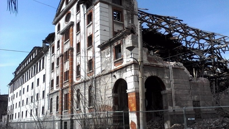 Полуразрушеният склад на “Ориент Табако“ не е паметник на културата