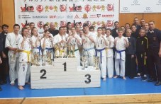 Каратеките на АСКК “Тракия“ се представиха блестящо на Национално първенство в Севлиево karatekite-askk-trakiia-se-predstaviha-733.jpg