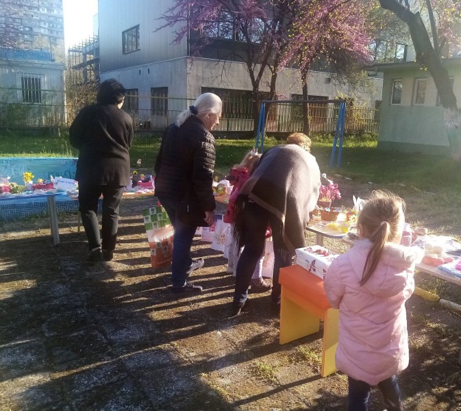 Великденски базар в Пловдив помага на децата със Синдром на Даун