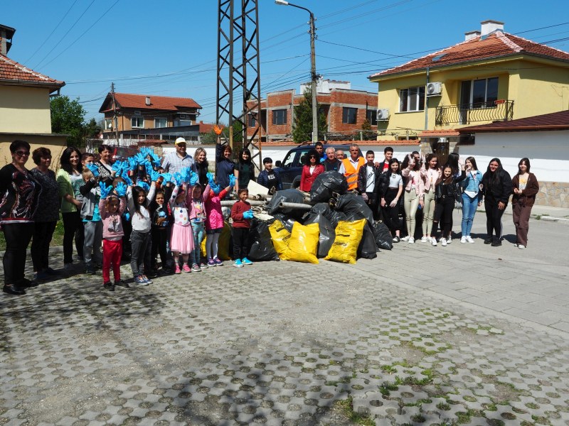 Над 1000 доброволци се включиха в акцията по почистване на община „Марица“