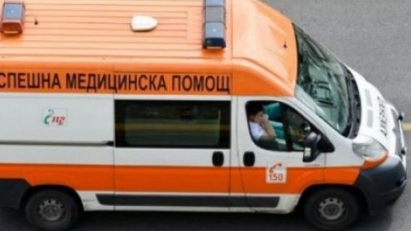 Кола удари възрастна жена в Пловдив, в болница е
