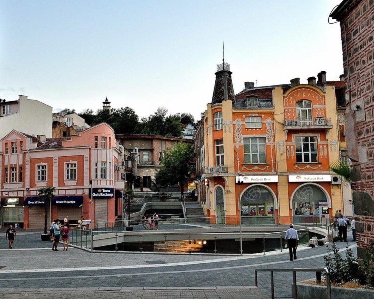 По-топъл четвъртък в Пловдив, ще се редуват облаци и слънце
