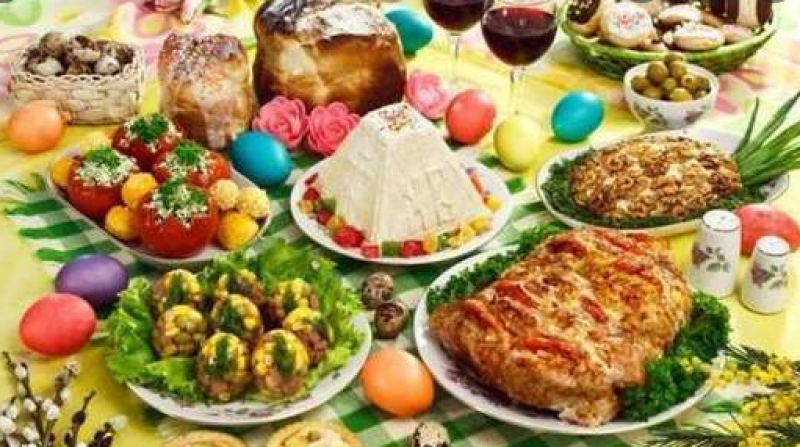 Празници и маси с вкусотии - как да се справим с преяждането