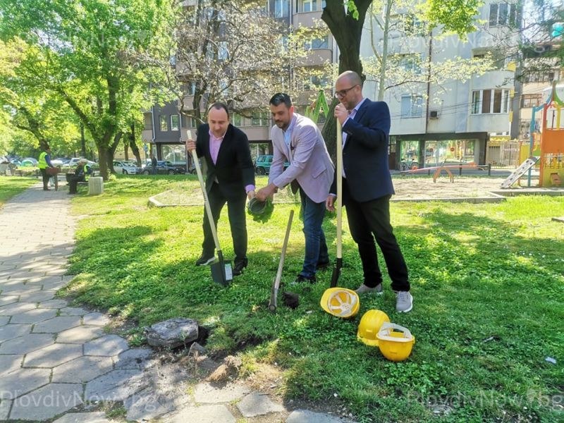 Започна реконструкцията на пл. „Шахбазян“