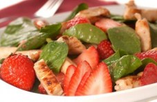 vkusna-i-zdravoslovna-salata-sas-spanak-500.jpg