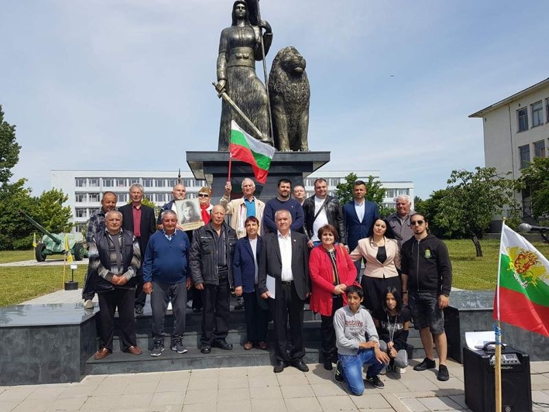 Офицери и сержанти от запаса и резерва в Раковски уважиха Деня на Европа