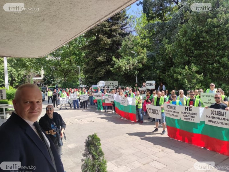 Министър Караджов се извини на строителите в Пловдив, те прекратиха протеста
