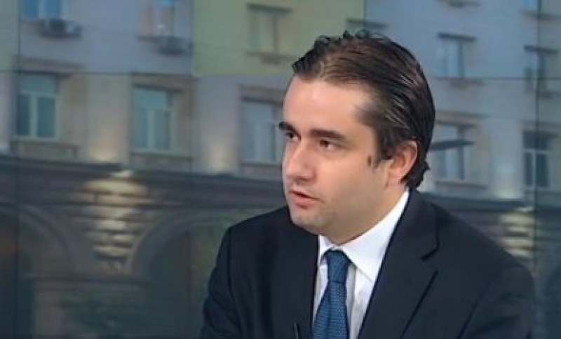 Министър Божанов за отпадането на синия талон и киберсигурността на Български пощи