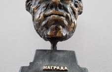 vrachvat-nagradata-boris-hristov-i-tazi-486.jpg