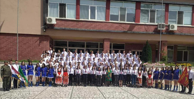 Наградиха младежи в Сопот ”За честта и славата на Българската армия“