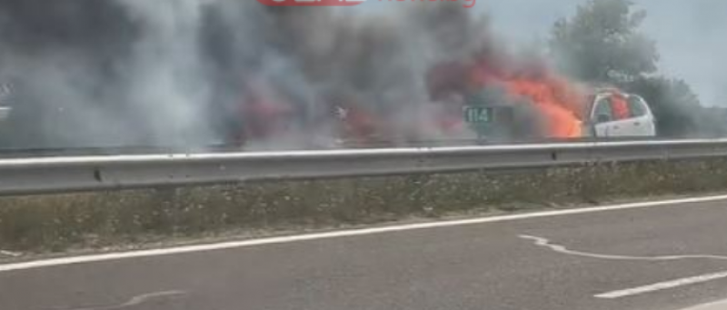 Тежък инцидент на АМ “Тракия“, коли горят