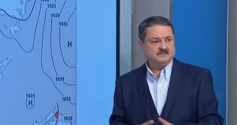 Проф. Рачев: През уикенда ни очакват валежи, възможни са и градушки Проф. Рачев: През уикенда ни очакват валежи, възможни са и градушки