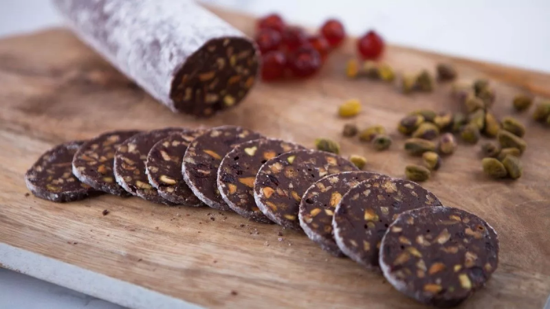 Шоколадов салам - по-фин и богат на вкус от познатите ни десерти