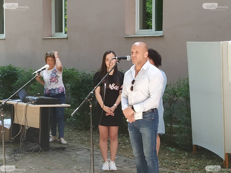 Енчо Керязов зарадва със 100 билета за шоуто си Спортното в Пловдив