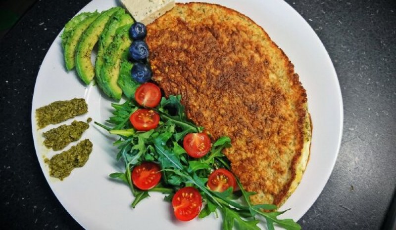 Омлет със спанак и овесени ядки - много богат на вкус и най-вече - здравословен Омлет със спанак и овесени ядки - много богат на вкус и най-вече - здравословен