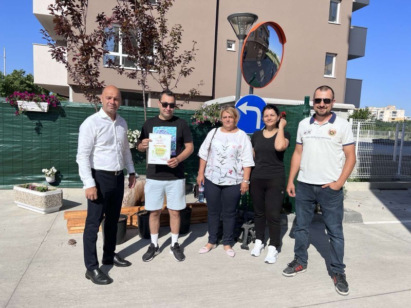 В „Тракия” наградиха първите победители в конкурса „Цветен кът 2022”