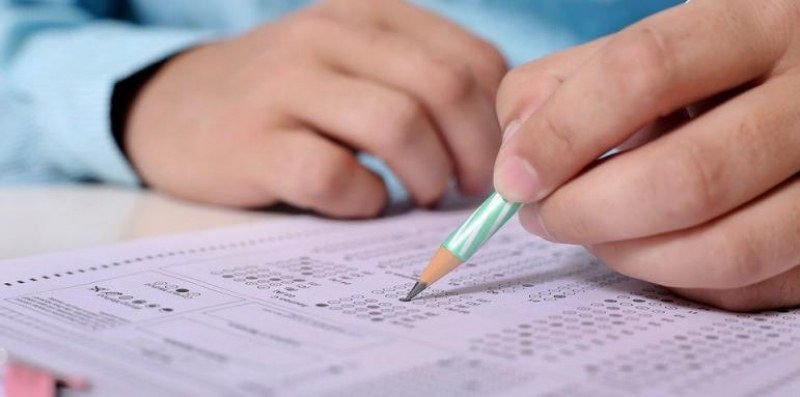 887 четвъртокласници са отличници и на двете матури в Пловдивско