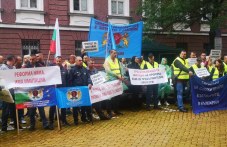 politsai-i-nadzirateli-protest-101.jpg