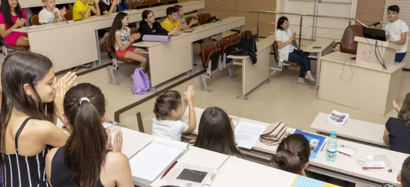 Шестокласници представиха научни доклади в Медицински университет в Пловдив