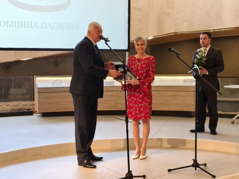 Почетният знак на Пловдив отиде и при Нанси Шилър и „Америка за България”