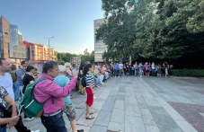 Протестът в Пловдив - 60-70 души се събраха на митинг protestat-plovdiv-60-70-dushi-se-650.jpg