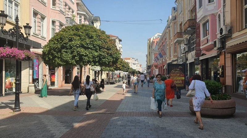 Температурите в Пловдив се покачват, дъждовете обаче не са си отишли