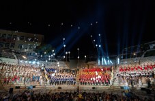 450-detsa-biaha-mir-antichniia-teatar-352.jpg