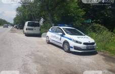 dvama-mladezhi-zadignaha-mikrobus-krai-687.jpg