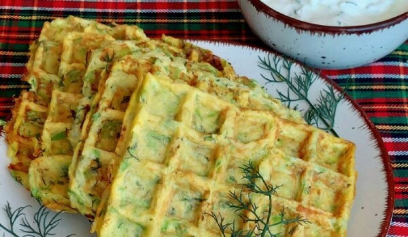 Гофрети с тиквички и чеснов сос - ще си оближете пръстите