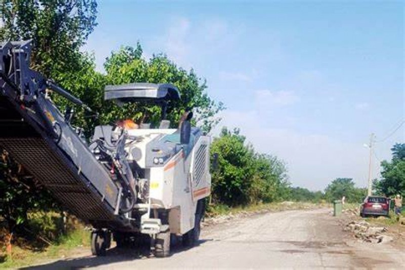Започна ремонтът на пътя Дебър - Татарево