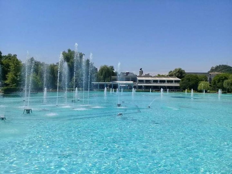 Слънчев и доста топъл понеделник в Пловдив