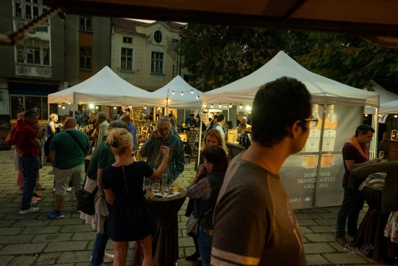 Броени дни до Street GIN Festival Kapana с питиета, музика и настроение