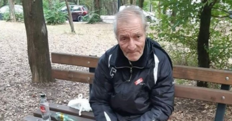 Това е дядо Ангел, който от дни е на улицата и има нужда от помощ