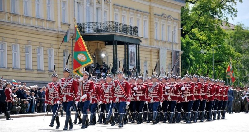 Националната гвардия празнува днес 143 години от създаването си