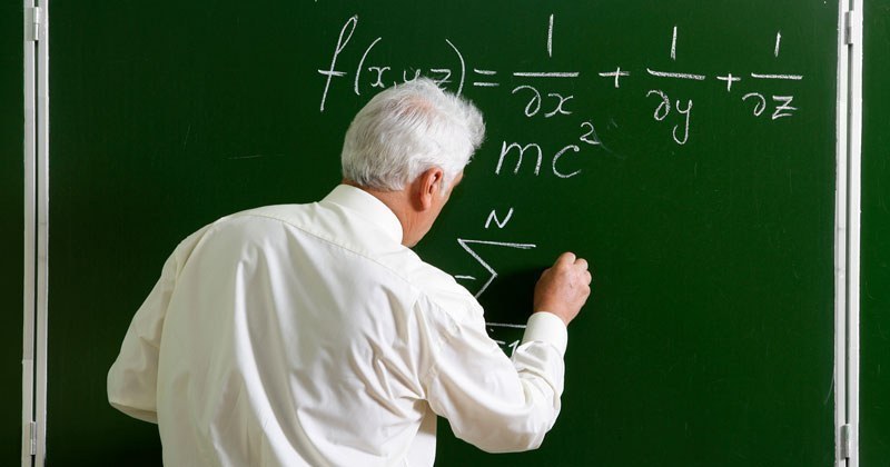 Предложение: 2032 лв. да стане средната учителска заплата