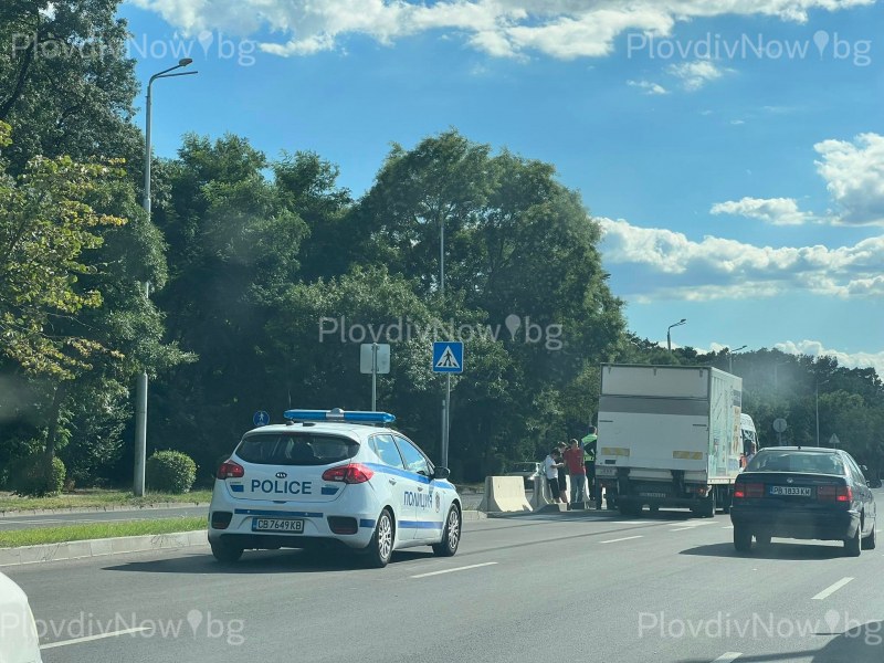 Камион блъсна тийнейджър с колело в Пловдив