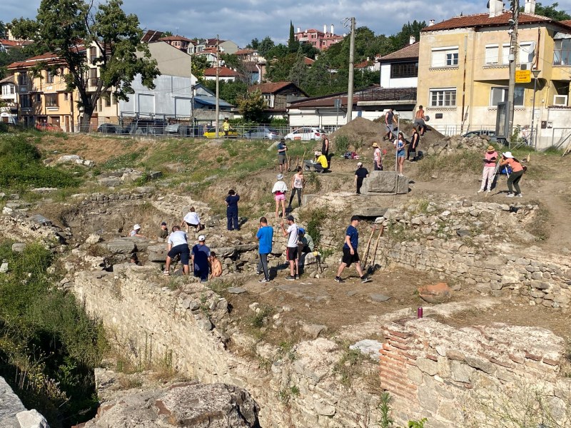Подновиха археологическите разкопки на Източната порта на Филипопол