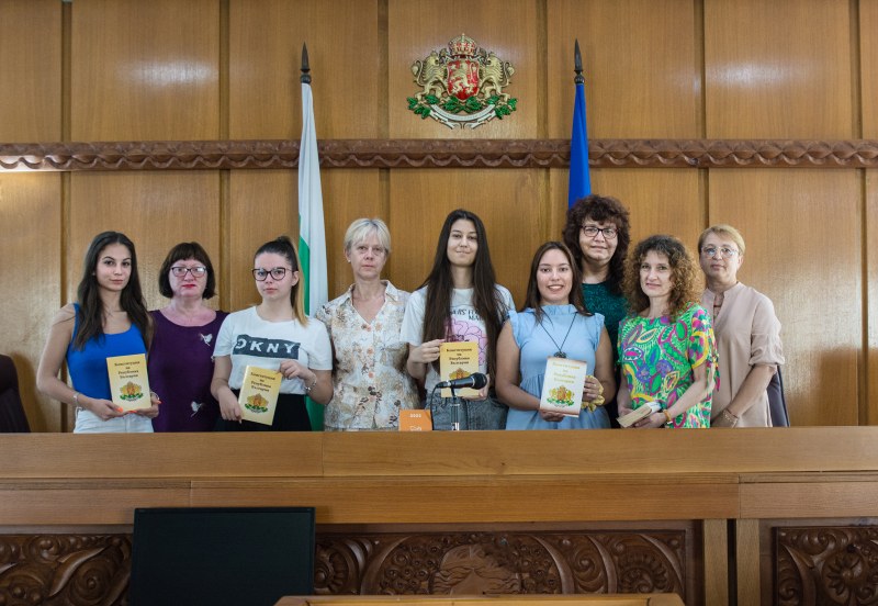 Пловдивски ученици научиха важни неща на практиката си в Апелативен съд