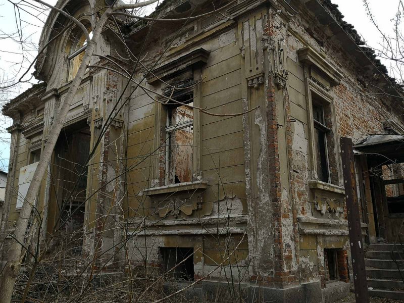 Къщата, известна като Божиловия чифлик в Пловдив, трябва да бъде незабавно укрепена