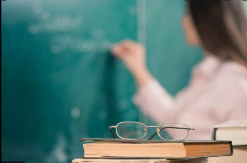 Най-малко 1486 лв. ще получават учителите