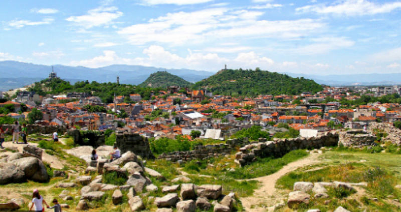 С градус-два по-хладен четвъртък в Пловдив, повече облачност, чака се дъжд